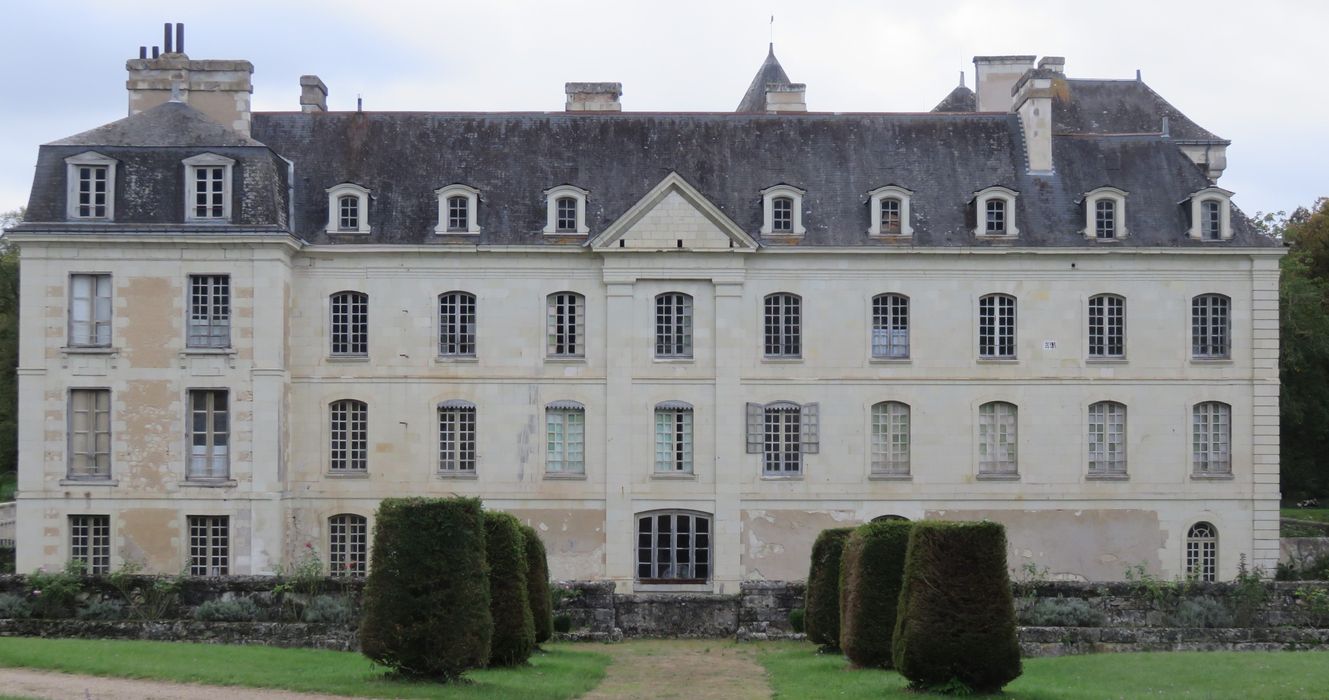 Château de Boussay : Façade est, vue générale