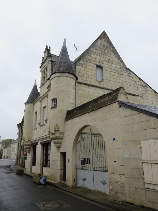 Maison à tourelles : Façades nord et est, vue générale