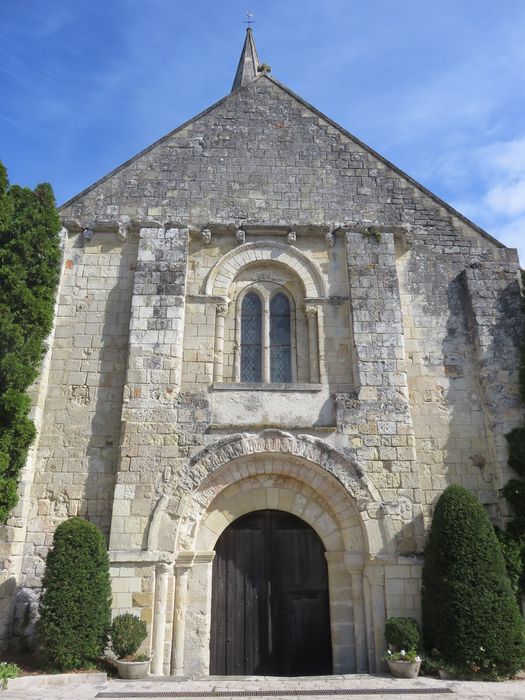 Eglise Saint-Mandé-Saint-Jean : Façade occidentale, vue générale