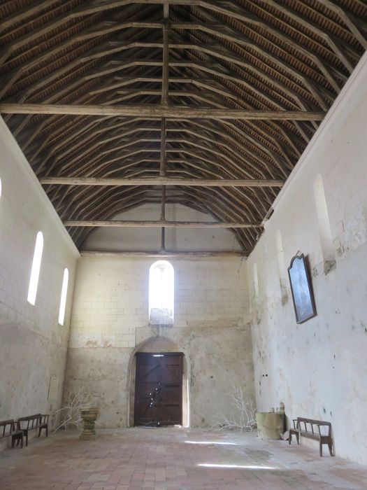 Eglise Saint-Mandé-Saint-Jean : Nef, vue générale