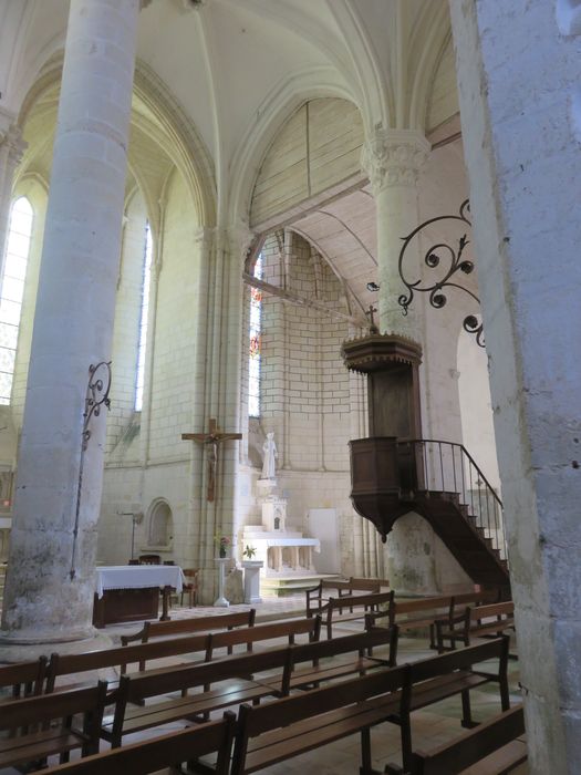 Eglise Saint-Mandé-Saint-Jean : Choeur, vue partielle