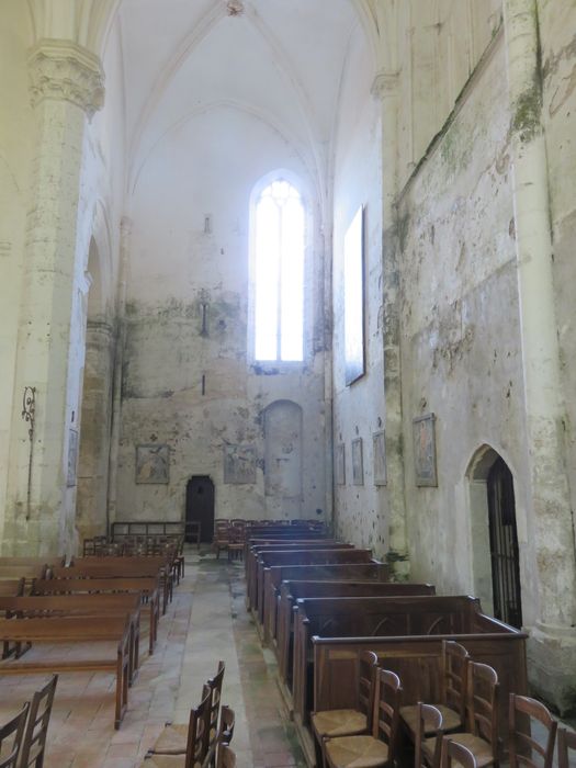 Eglise Saint-Mandé-Saint-Jean : Collatéral nord, vue partielle