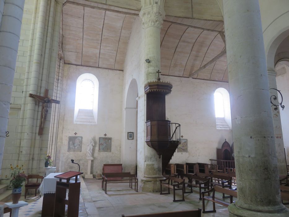 Eglise Saint-Mandé-Saint-Jean : Nef, vue partielle