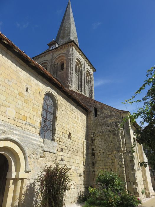 Eglise Notre-Dame : Façade latérale sud, vue partielle