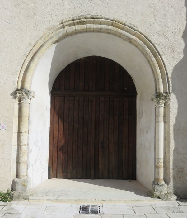 Eglise paroissiale Saint-Saturnin : Portail occidental, vue générale