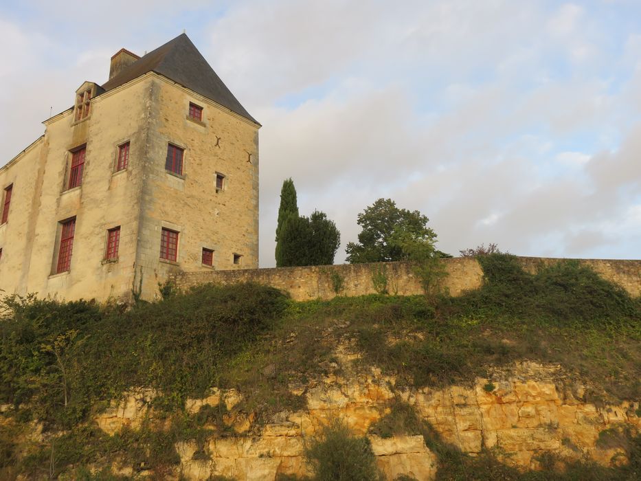 Château du Châtelier : Façades sud et ouest, vue partielle