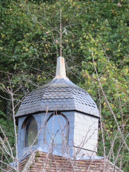 Pigeonnier à pans de bois de la Restrie, vue partielle