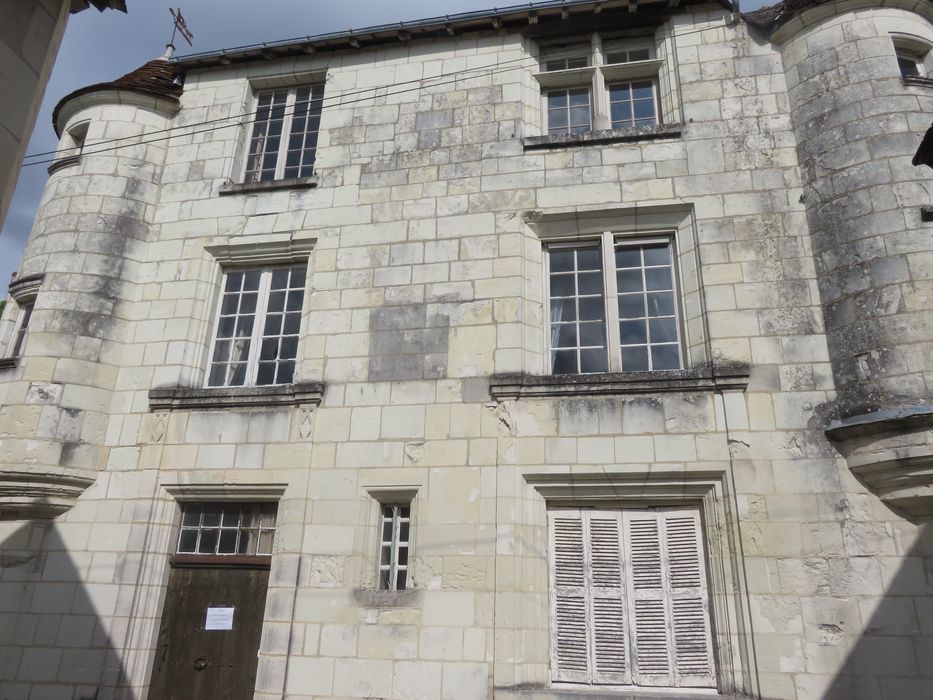 Ancien Hôtel de ville : Façade sur rue, vue partielle