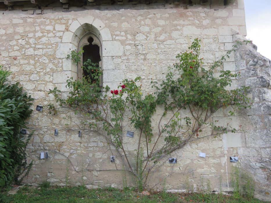 Chapelle de Tous-les-Saints : Façade sud, vue partielle