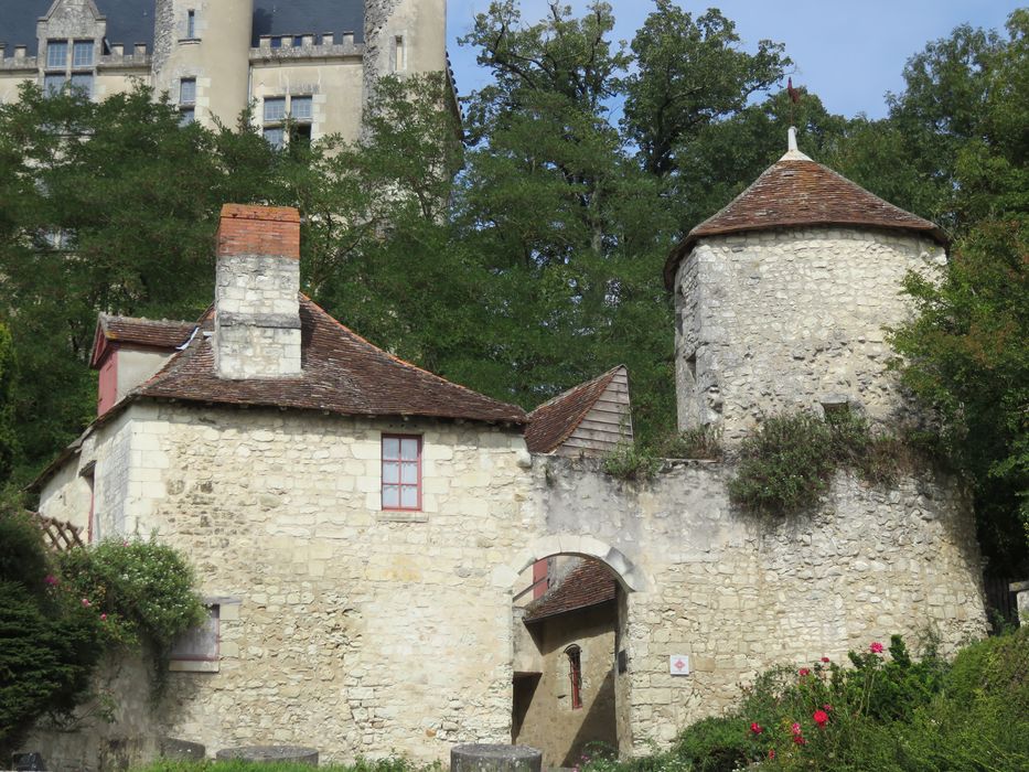 Château des Lions : Porterie, ensemble sud, vue générale