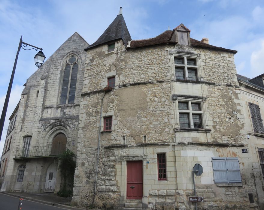 Ancienne église Notre-Dame-des-Echelles : Façade occidentale, vue partielle