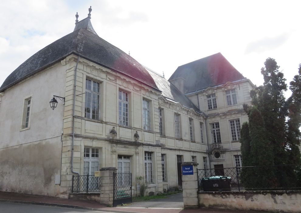 Hôtel de la Rallière : Façades nord et ouest, vue générale