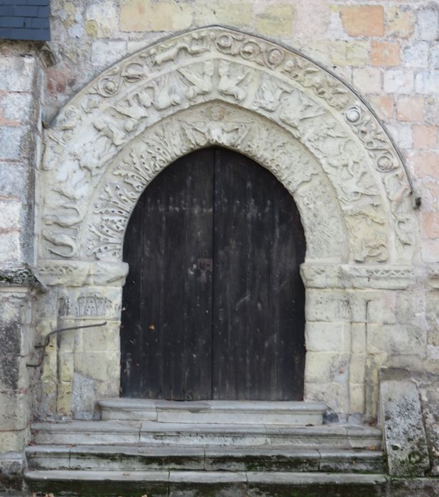 Eglise Saint-Gervais-Saint-Protais : Portail d'accès nord, vue générale