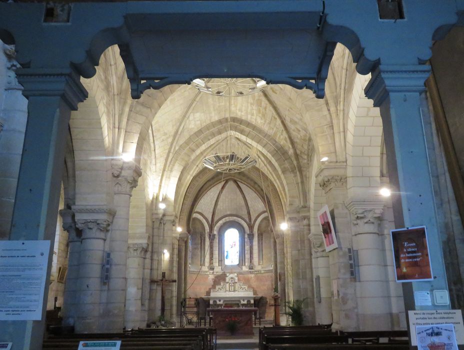 Eglise Saint-Gervais-Saint-Protais : Nef, vue générale