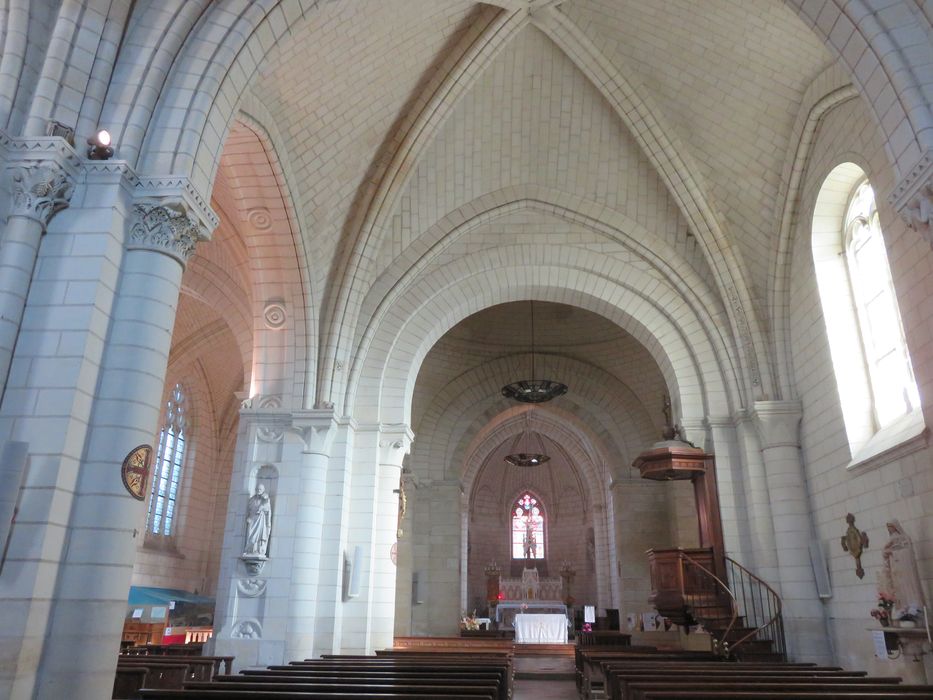 Eglise Saint-Epain : Nef, vue générale