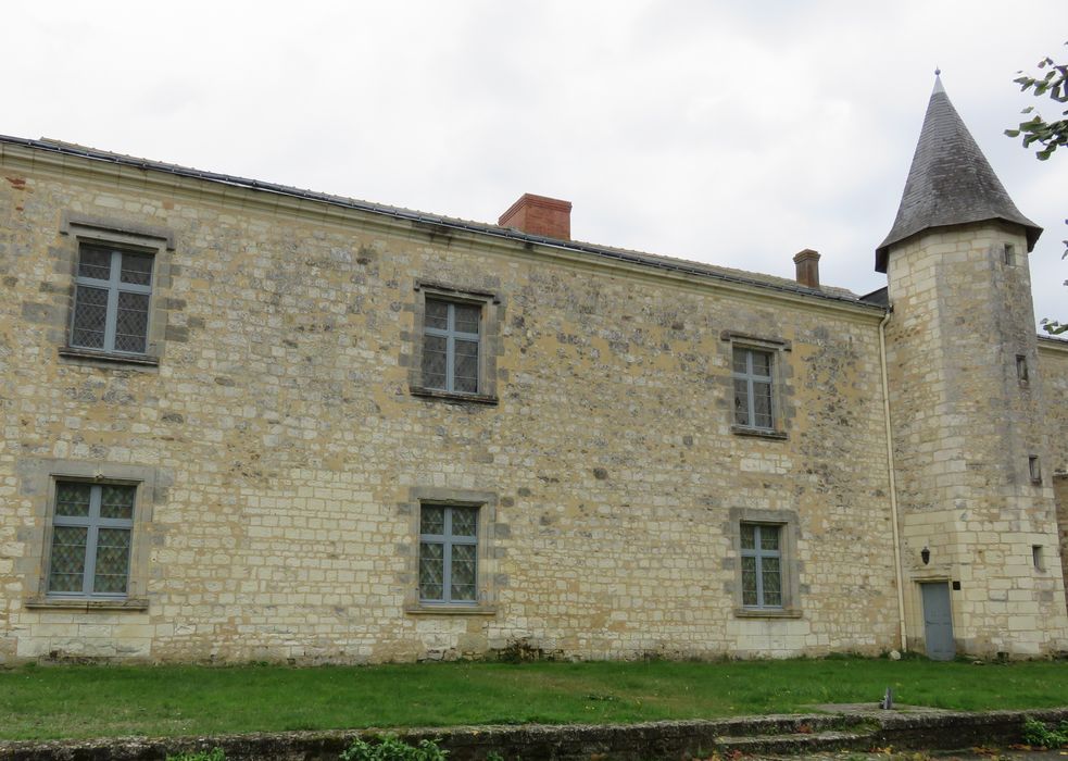 Ancien château : Logis façade ouest, vue générale