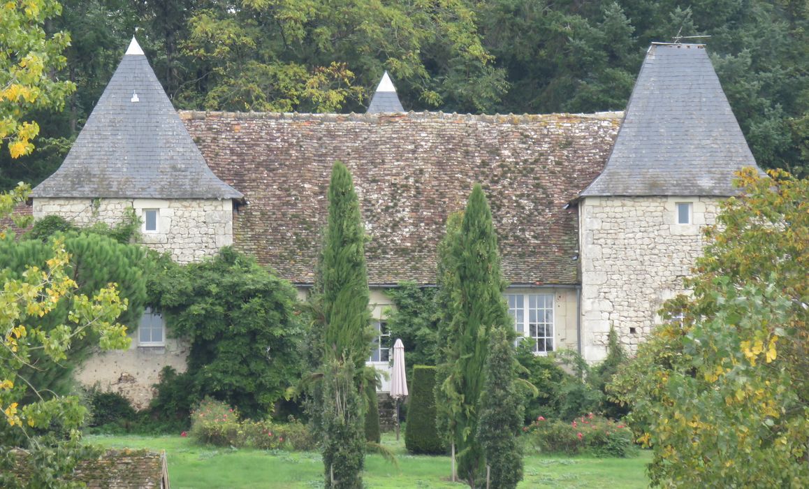 Manoir de Granges : Façade sud, vue générale