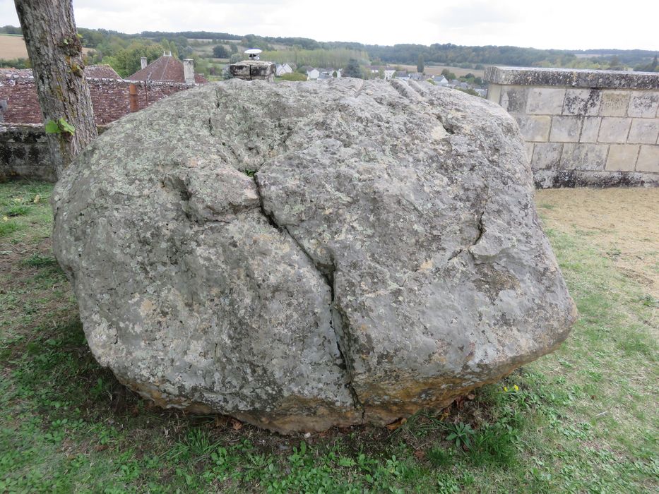 Polissoir dit Pierre Rirette ou Pierre du Diable, vue générale