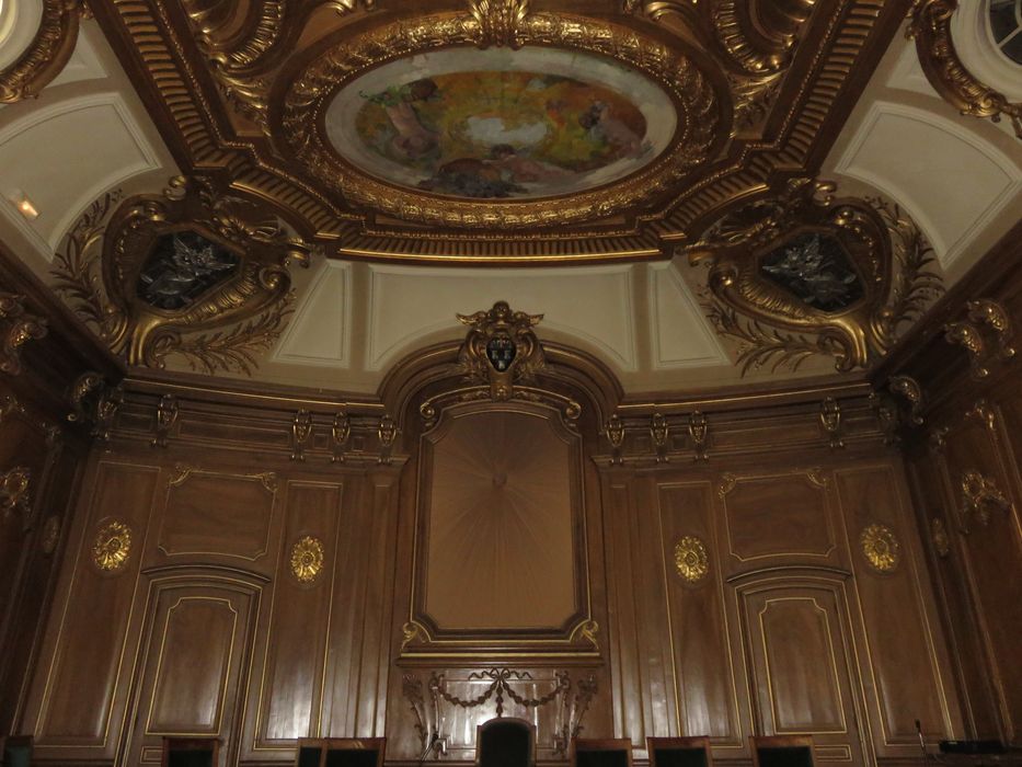 Chambre de Commerce : Salle d'audience, vue partielle des décors