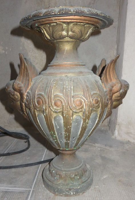 vase décoratif - © Ministère de la Culture (France), Conservation des antiquités et des objets d’art d'Indre-et-Loire - Tous droits réservés