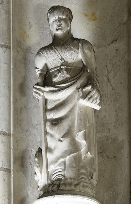 Statue : sainte Catherine