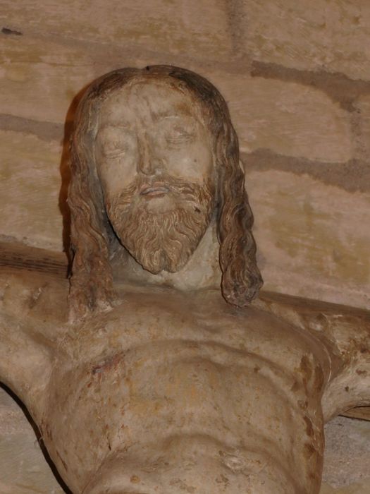 statue : Christ en croix, détail