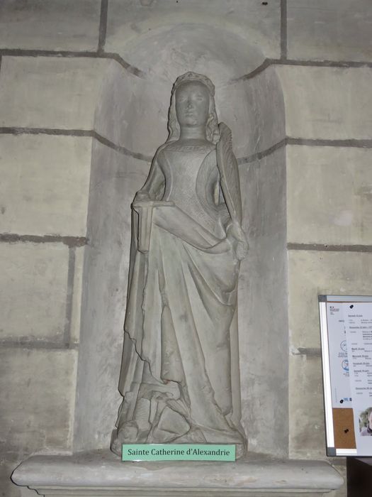 statue : Sainte Catherine