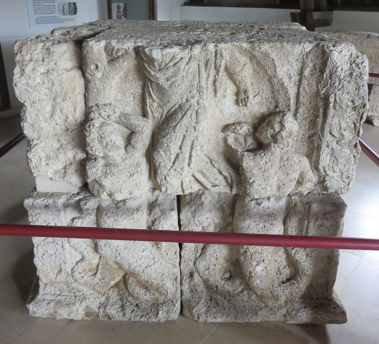 sculpture (fragment lapidaire)