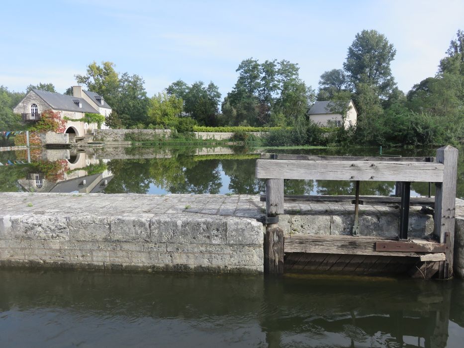 détail d'une des portes de l'écluse en amont