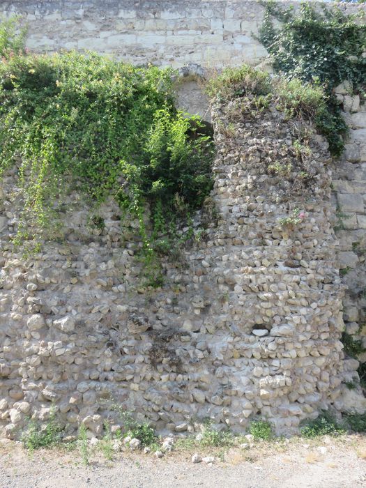 vue partielle de l'enceinte rue des Ursulines