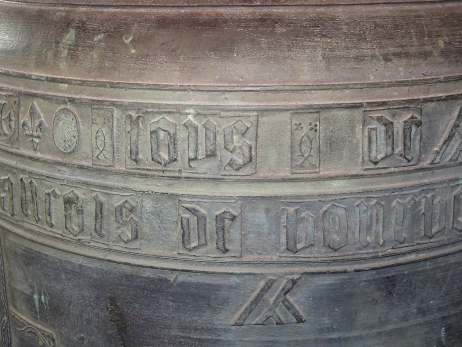 cloche, détail des inscriptions - © Ministère de la Culture (France), Conservation des antiquités et des objets d’art d'Indre-et-Loire - Tous droits réservés