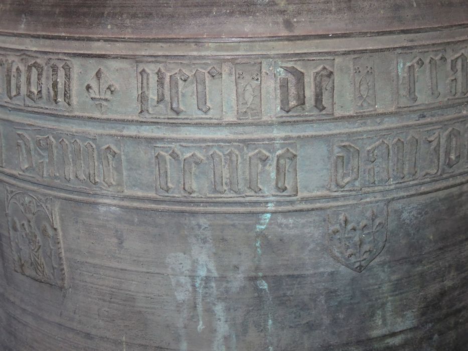 cloche, détail des inscriptions