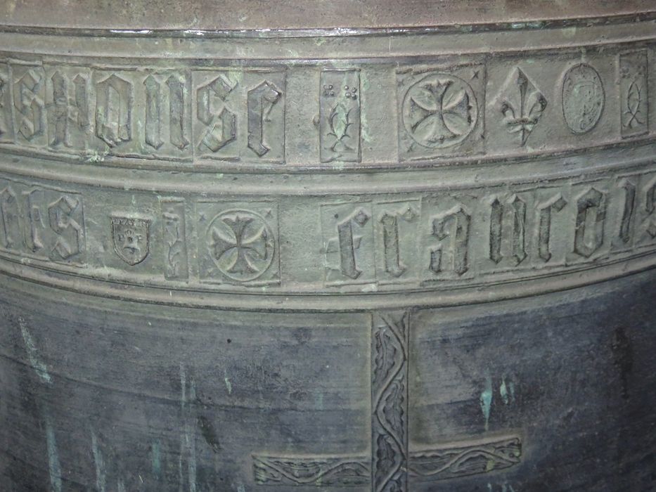 cloche, détail des inscriptions