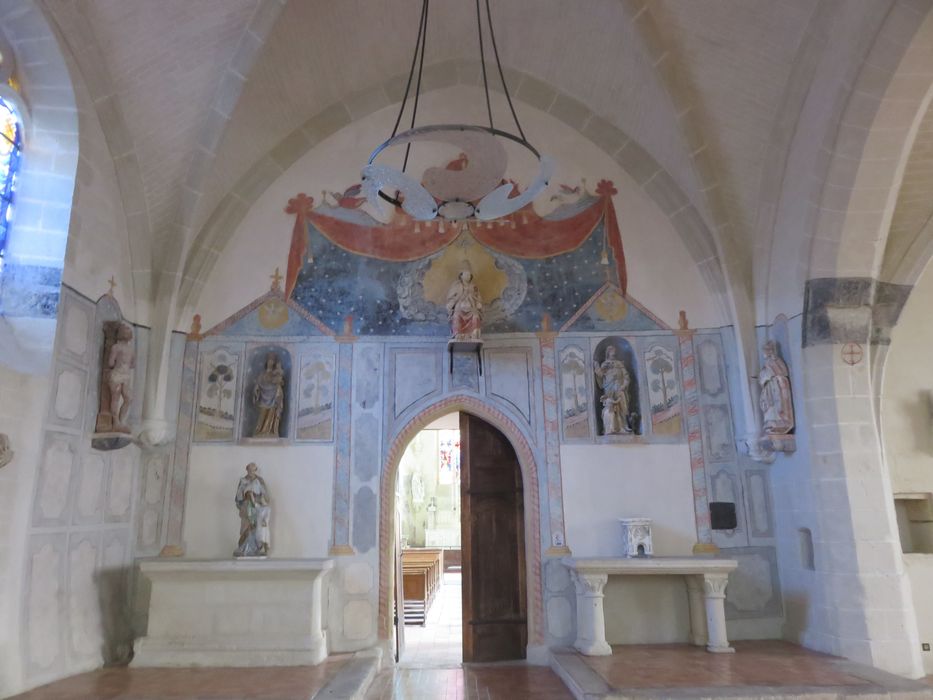 portail d’accès à la collégiale depuis l’église Saint-Pierre