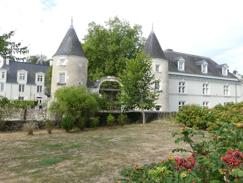 vue partielle des bâtiments depuis le Nord-Est