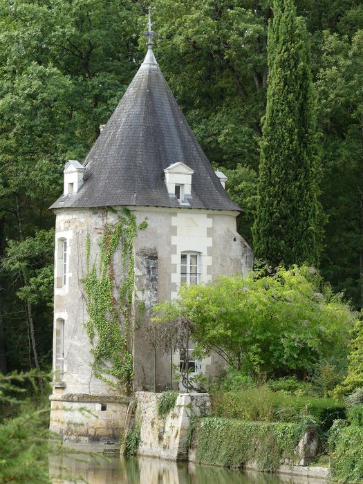 tour d'enceinte sud-est