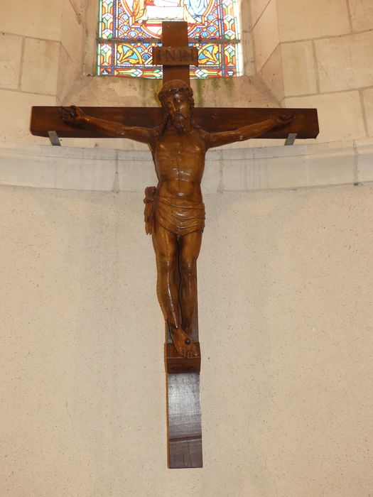 statue : Christ en Croix