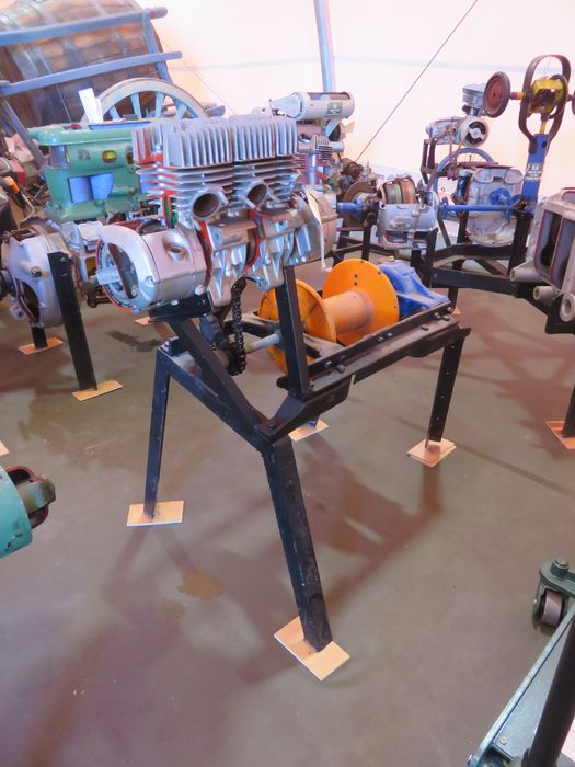 instrument de démonstration en mécanique dit de 'Connaissance du matériel automobile'