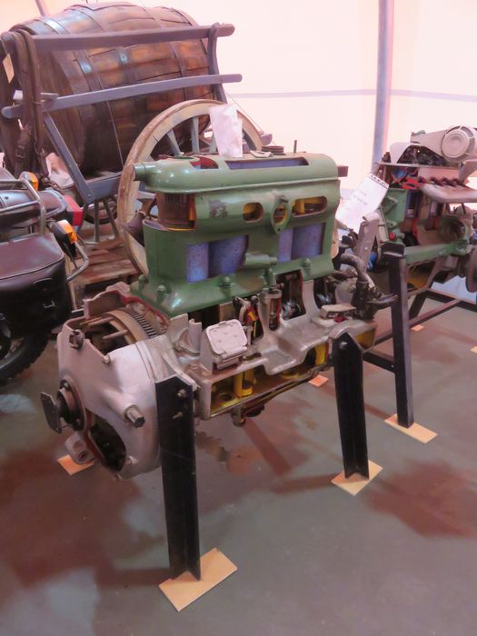 instrument de démonstration en mécanique dit de 'Connaissance du matériel automobile'