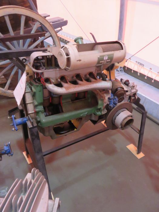 instrument de démonstration en mécanique dit de 'Connaissance du matériel automobile'