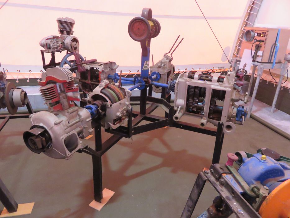 instrument de démonstration en mécanique dit de 'Connaissance du matériel automobile'