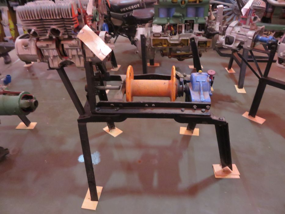 instrument de démonstration en mécanique dit de 'Connaissance du matériel automobile'