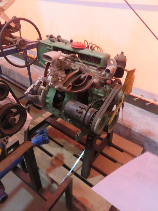 instrument de démonstration en mécanique dit de 'Connaissance du matériel automobile'