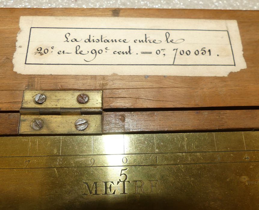 instrument de mesure (mètre étalon), détail