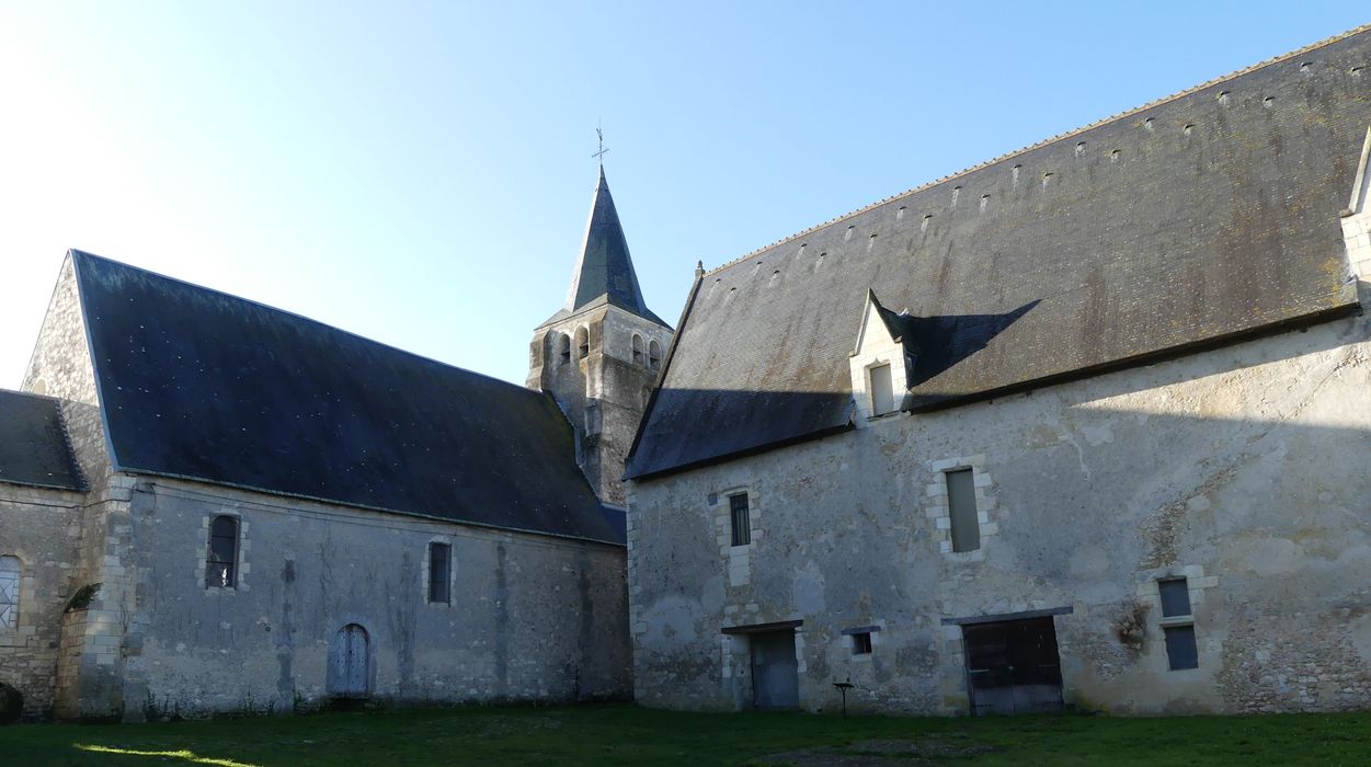 bâtiments encadrant la seconde cour depuis l’angle Nord-Est