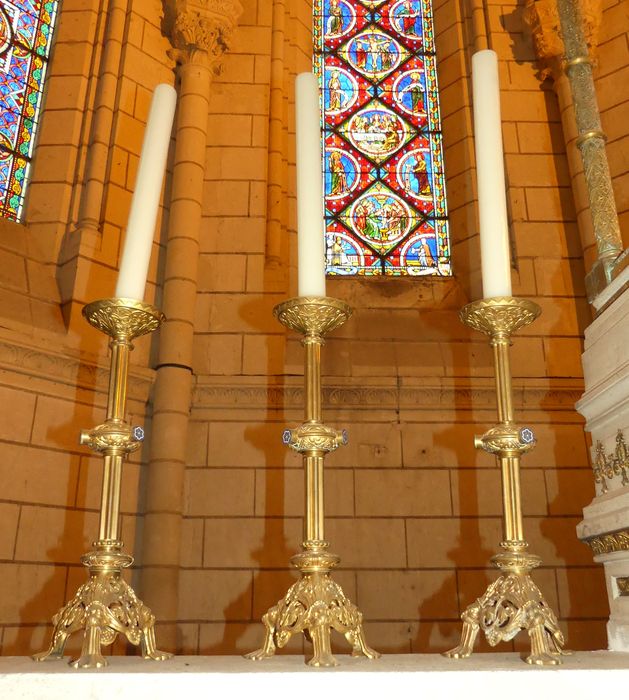 chandeliers du maître-autel