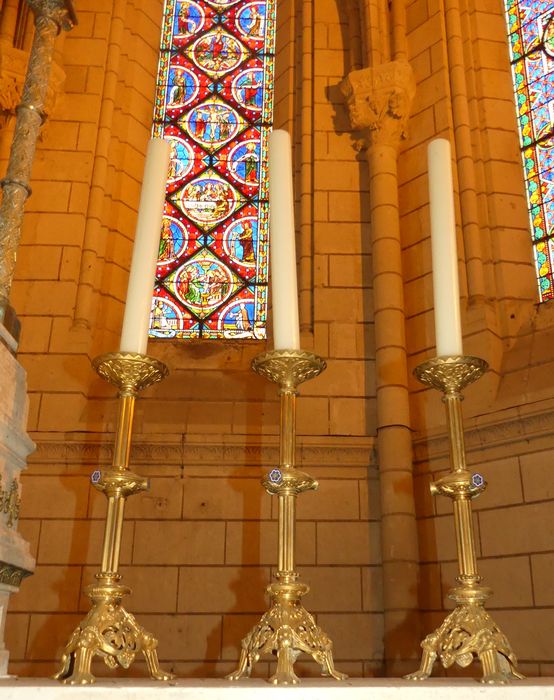 chandeliers du maître-autel