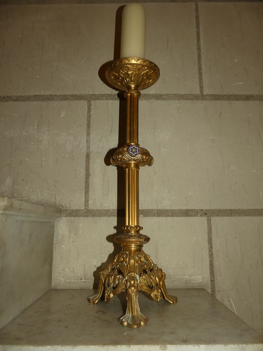 chandelier d’un autel secondaire