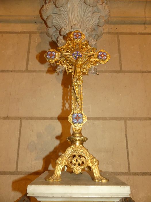 croix d’un autel secondaire