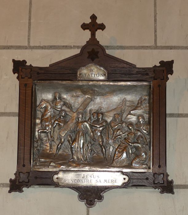 chemin de croix, détail d’une station : Jésus rencontre sa mère